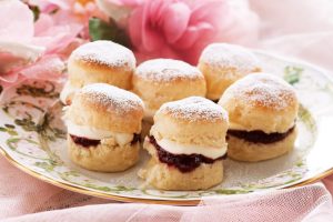 https://img.taste.com.au/GKDG-HKu/taste/2016/11/perfect-scones-61423-1.jpeg